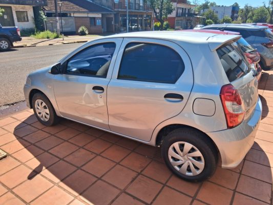 TOYOTA ETIOS X 1.5 6MT 5P/2023/69.906KM